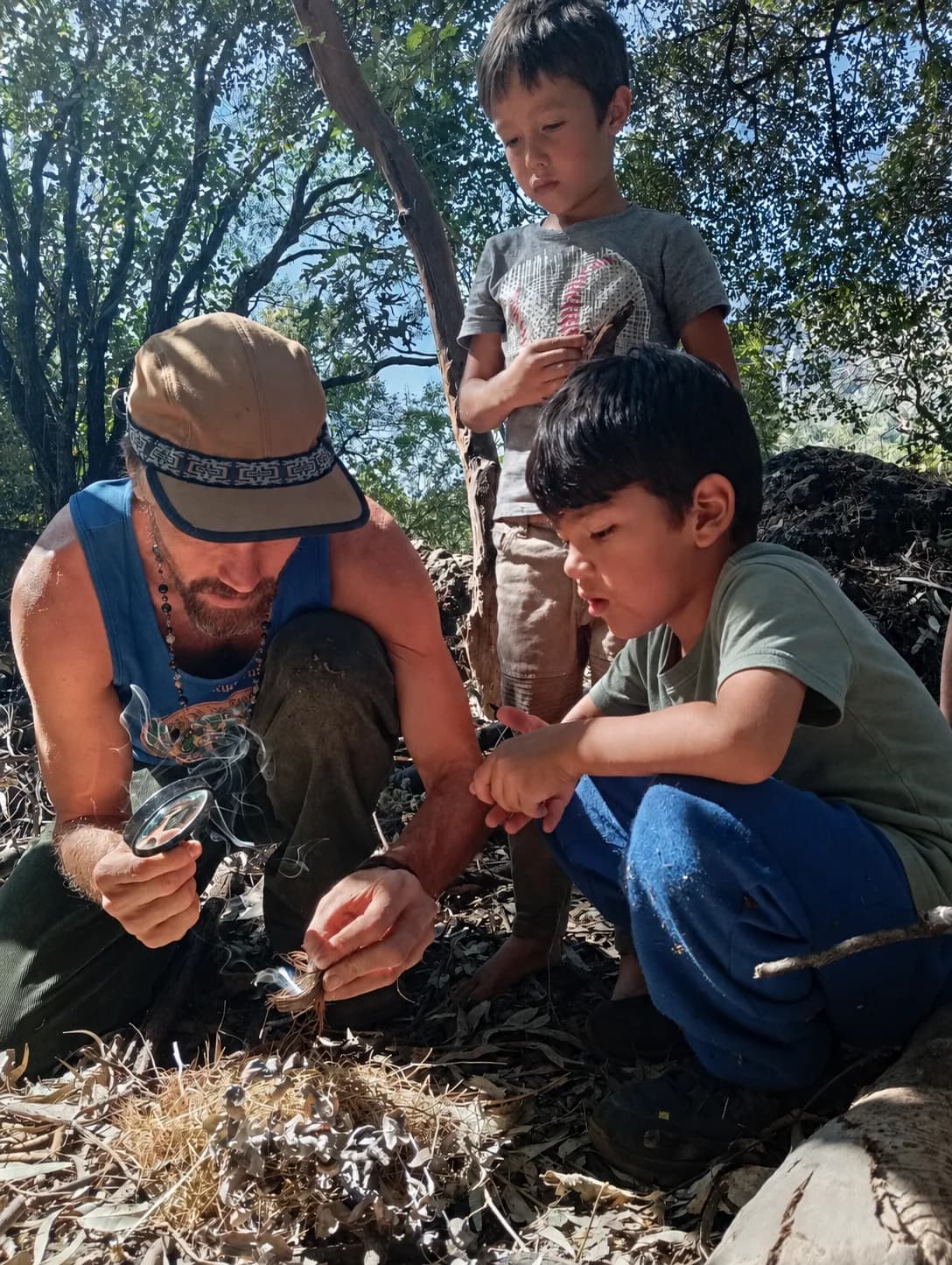 Comunidad educativa compartiendo actividades