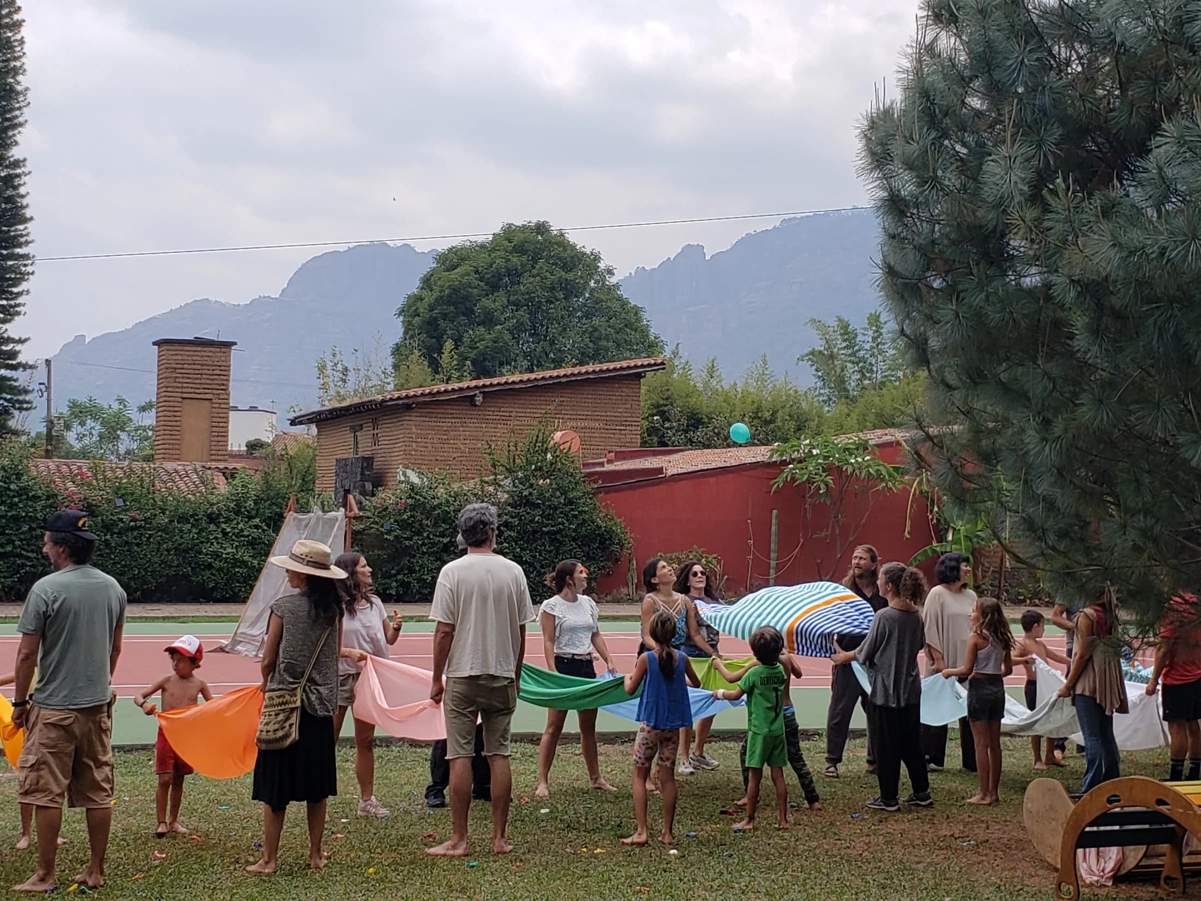 Comunidad Koru compartiendo actividades
